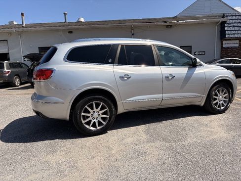 Used 2017 Buick Enclave Leather FWD image 7