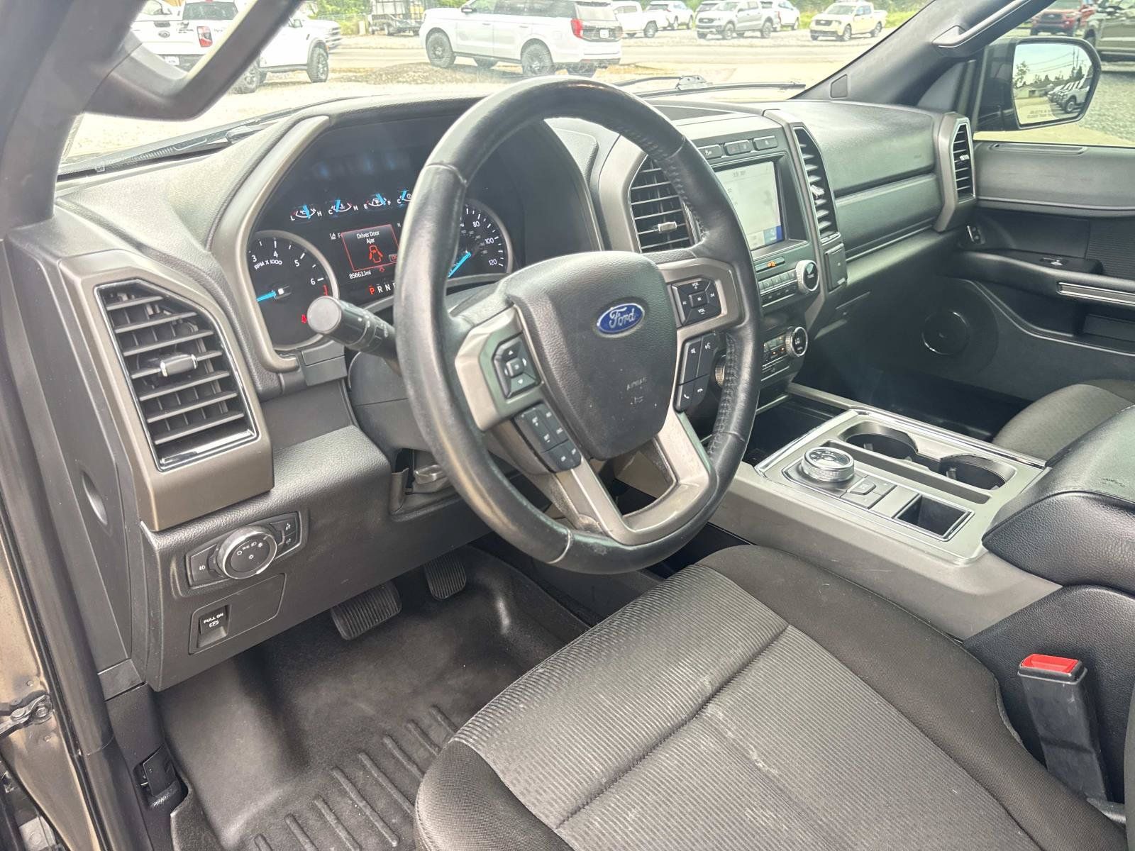 Used 2021 Ford Expedition Max XLT w/ Cargo Package RWD image 16