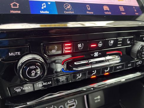 New 2025 Jeep Grand Cherokee L Limited w/ Luxury Tech Group II image 6