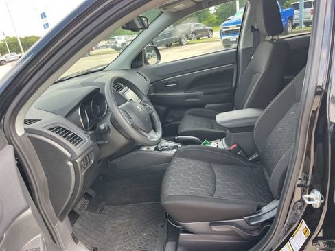 Used 2025 Mitsubishi Outlander Sport LE AWD/4WD image 16