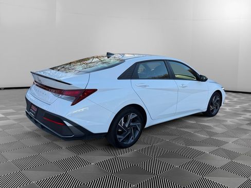 Certified 2025 Hyundai Elantra Sport image 7