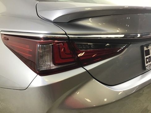 Used 2023 Lexus ES 350 w/ Premium Package image 23