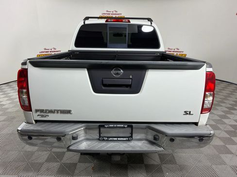 Used 2015 Nissan Frontier SL w/ Moonroof Package RWD image 4