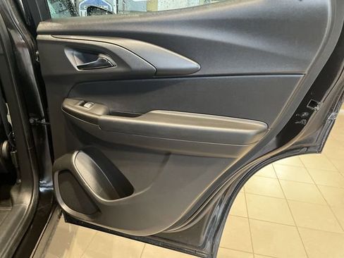 Used 2025 Chevrolet TrailBlazer LT FWD image 36