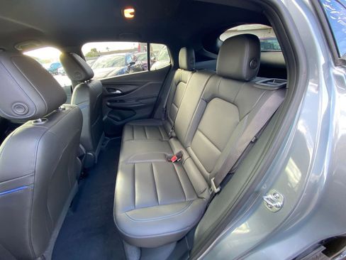 Used 2025 Buick Envista Sport Touring image 25