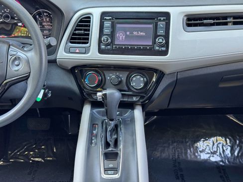 Used 2020 Honda HR-V LX image 20