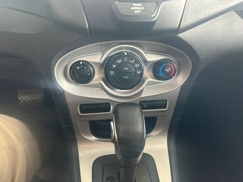 Used 2015 Ford Fiesta SE FWD image 18