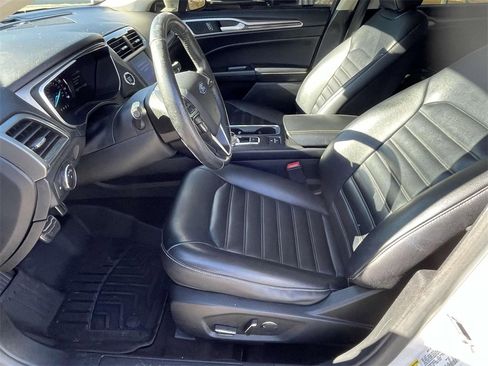 Used 2020 Ford Fusion SEL image 16