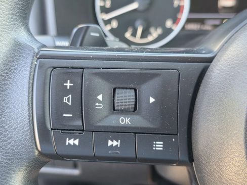 Used 2024 Nissan Rogue S FWD image 26