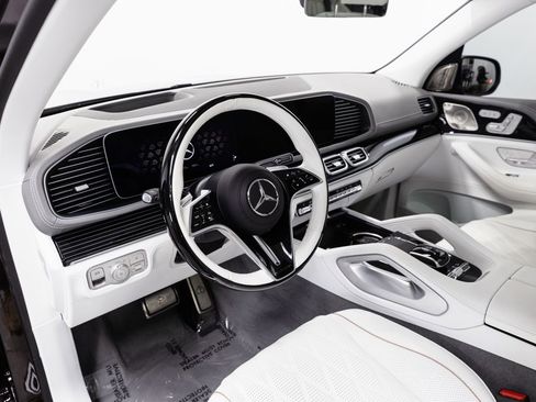 Certified 2024 Mercedes-Benz Maybach GLS 600 4MATIC image 9
