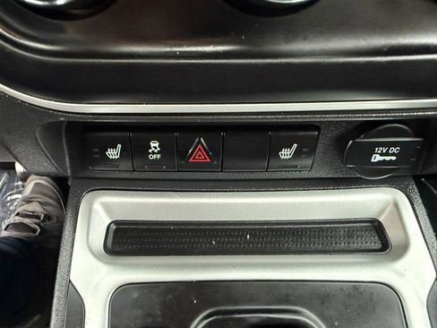 Used 2015 Jeep Compass High Altitude image 37