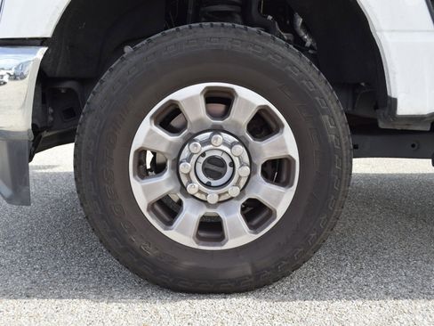 Certified 2024 Ford F350 XLT w/ FX4 Off-Road Package image 25