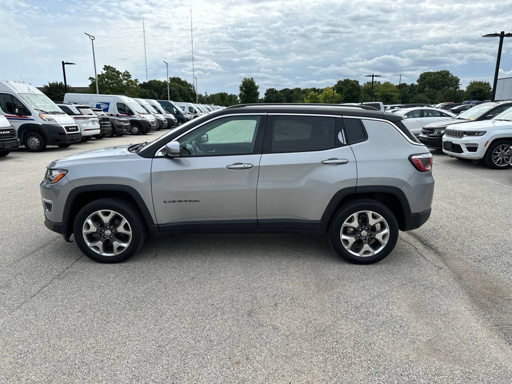 Used 2020 Jeep Compass Limited AWD/4WD image 10
