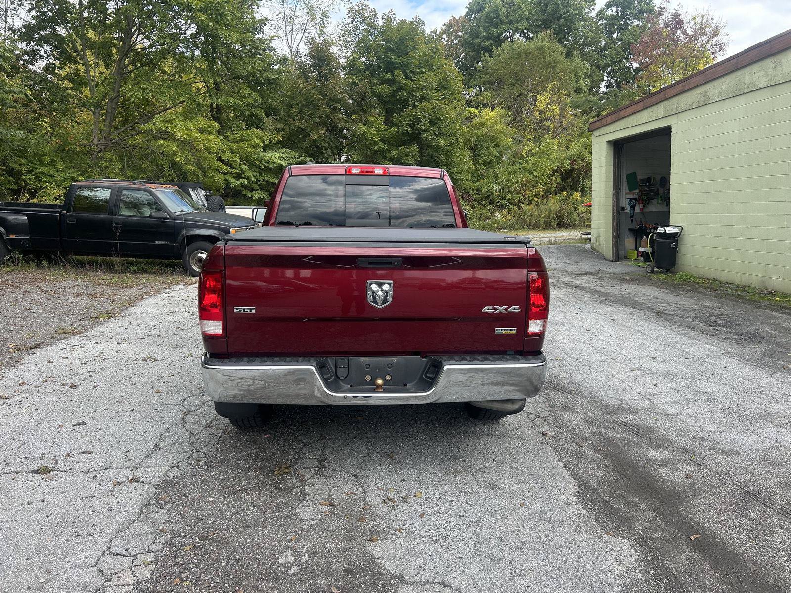 Used 2017 RAM 1500 Classic SLT AWD/4WD image 6