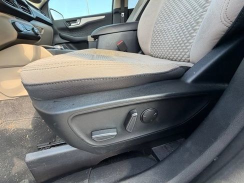 Used 2020 Ford Escape SE FWD image 9