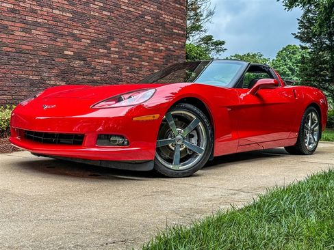 Used 2008 Chevrolet Corvette Coupe w/ Preferred Equipment Group RWD image 9