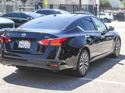 Used 2024 Nissan Altima 2.5 SV FWD image 9