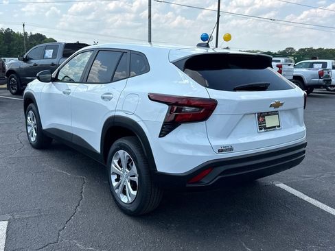 New 2026 Chevrolet Trax LS FWD image 8