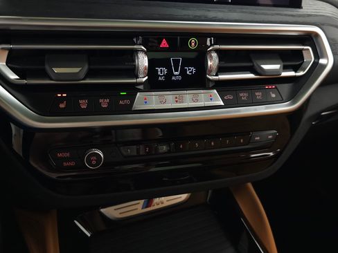 Used 2025 BMW X4 M40i w/ Shadowloine Package AWD/4WD image 31