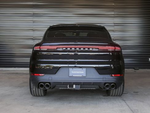 New 2026 Porsche Cayenne Coupe AWD/4WD image 6