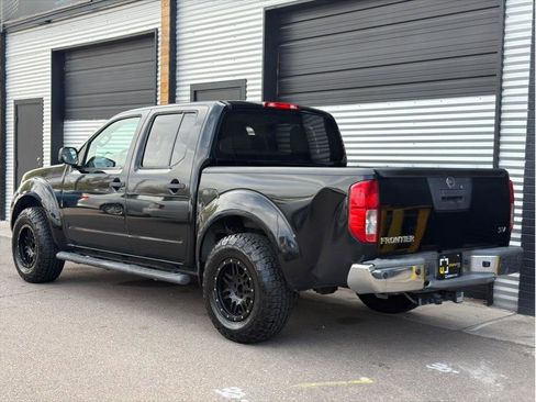Used 2013 Nissan Frontier SV w/ SV Value Truck Pkg RWD image 8