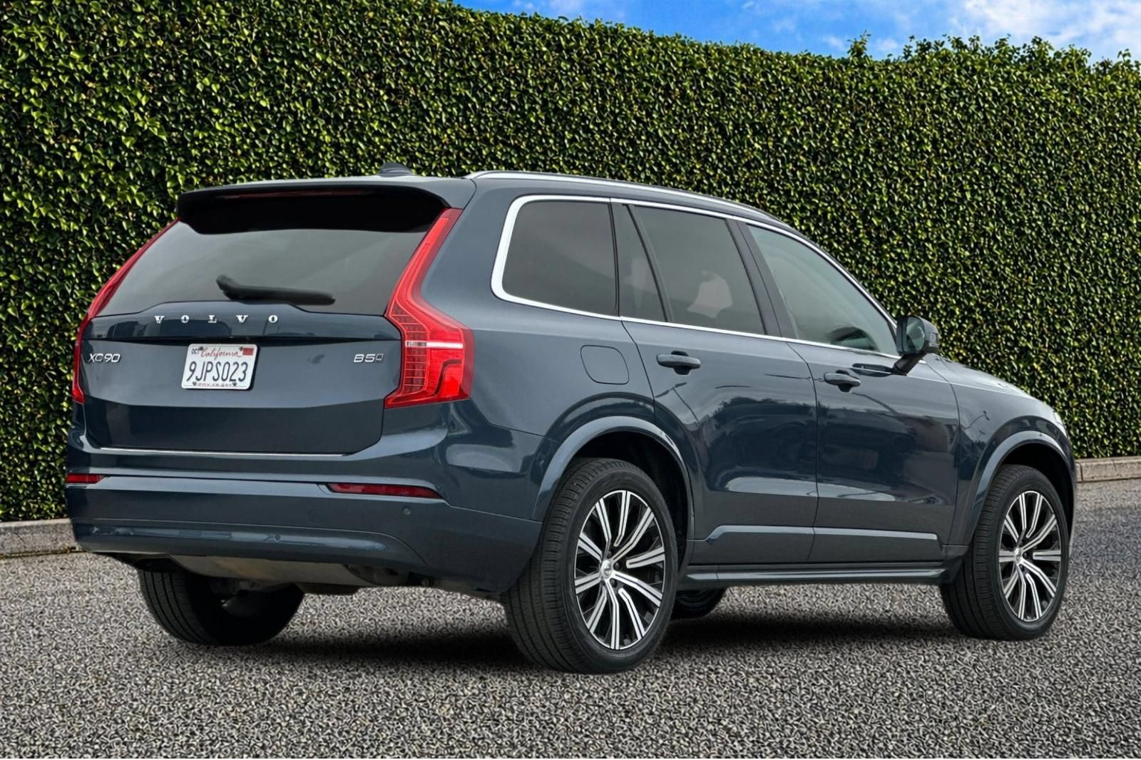 Used 2023 Volvo XC90 B5 Core w/ Protection Package Premier AWD/4WD image 4