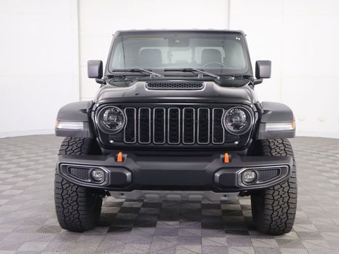 Used 2024 Jeep Gladiator Mojave w/ Convenience Group image 2