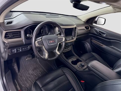 Used 2022 GMC Acadia Denali w/ Denali Ultimate Package image 3