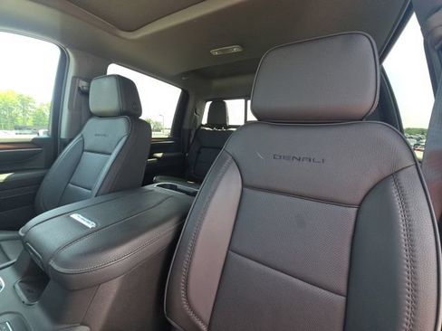 Used 2024 GMC Sierra 2500 Denali w/ Denali Reserve Package AWD/4WD image 23
