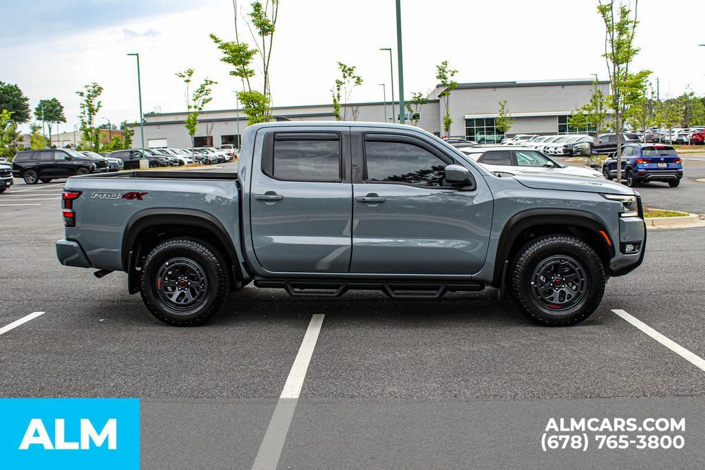 Used 2025 Nissan Frontier PRO-4X AWD/4WD image 9