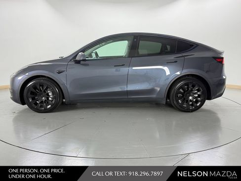 Used 2021 Tesla Model Y Long Range AWD/4WD image 9