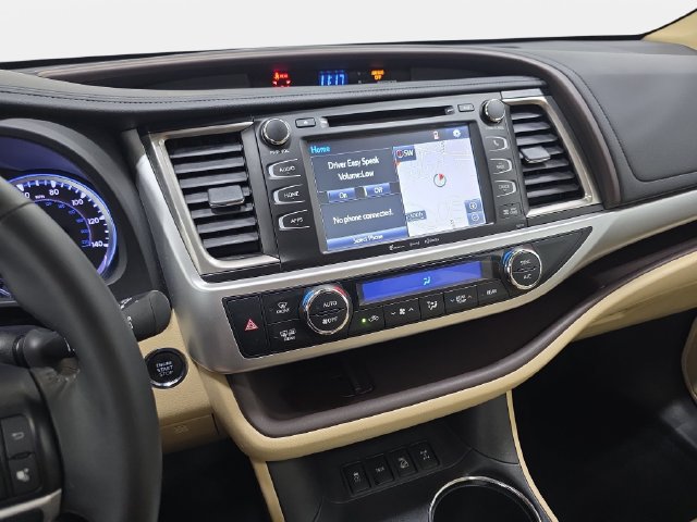 Used 2018 Toyota Highlander XLE AWD/4WD image 20