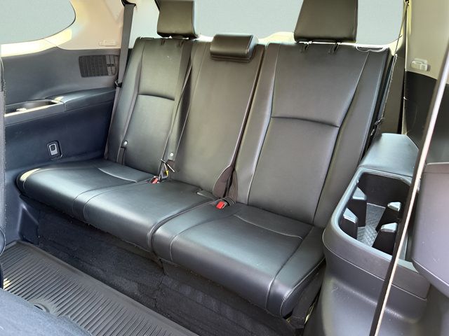 Used 2024 Toyota Grand Highlander AWD image 8