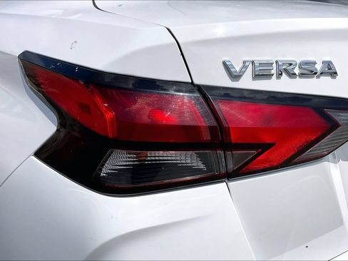 Used 2023 Nissan Versa S FWD image 20