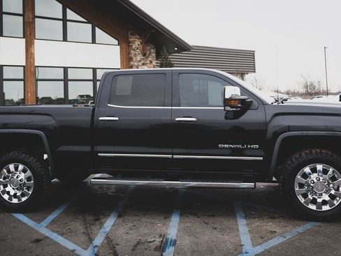 Used 2016 GMC Sierra 2500 Denali w/ Duramax Plus Package image 30