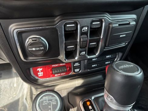 Certified 2022 Jeep Gladiator Rubicon w/ LED Lighting Group image 16