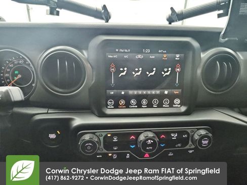Used 2023 Jeep Gladiator Willys image 28