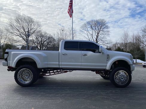 Used 2022 Ford F450 Platinum w/ FX4 Off-Road Package image 8