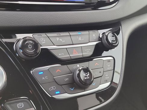 New 2026 Chrysler Voyager LX FWD image 29