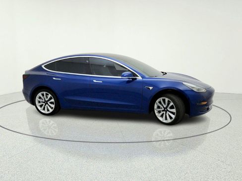 Used 2020 Tesla Model 3 Standard Range image 6