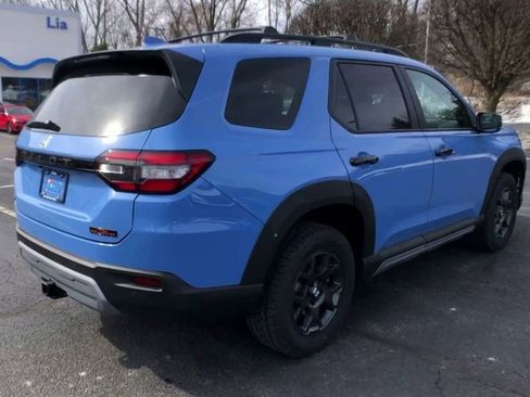 New 2025 Honda Pilot TrailSport image 9