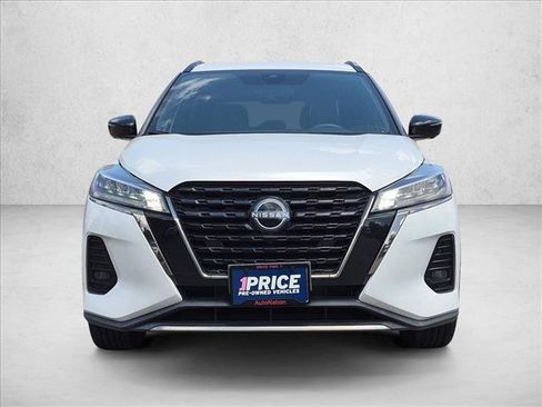Used 2024 Nissan Kicks SR w/ SR Premium Package FWD image 2