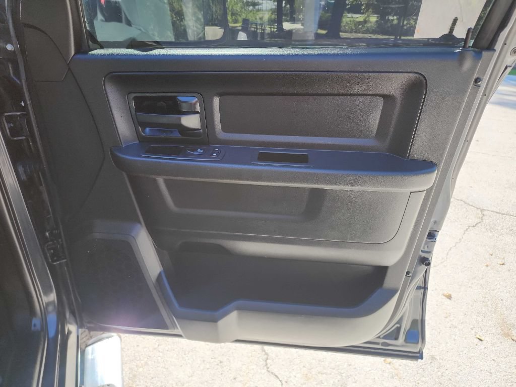 Used 2018 RAM 3500 Tradesman w/ Chrome Appearance Group AWD/4WD image 37
