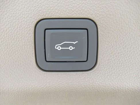 Used 2026 GMC Yukon Denali w/ Sun & Power Step Package AWD/4WD image 39