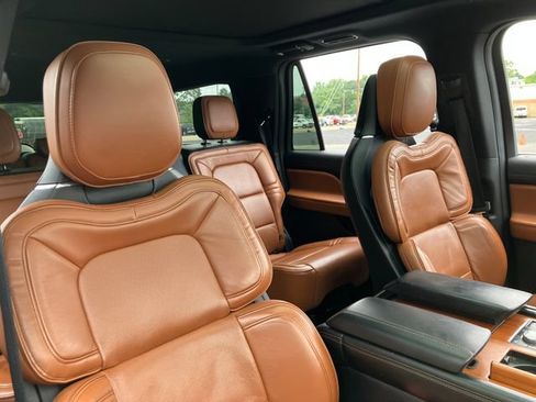 Used 2019 Lincoln Navigator L Reserve AWD/4WD image 15