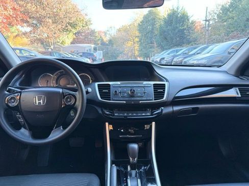 Used 2017 Honda Accord LX image 11