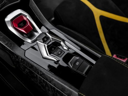 Used 2018 Lamborghini Huracan Performante image 22