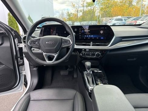 Used 2024 Chevrolet Trax ACTIV w/ Sunroof Package image 20