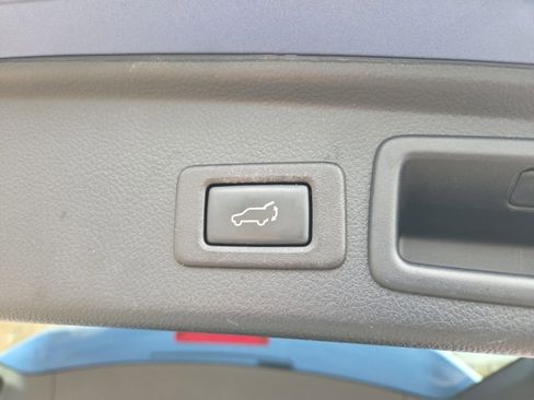 Used 2017 Subaru Forester 2.5i Touring image 22