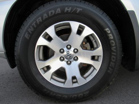Used 2012 Suzuki Equator Sport AWD/4WD image 40